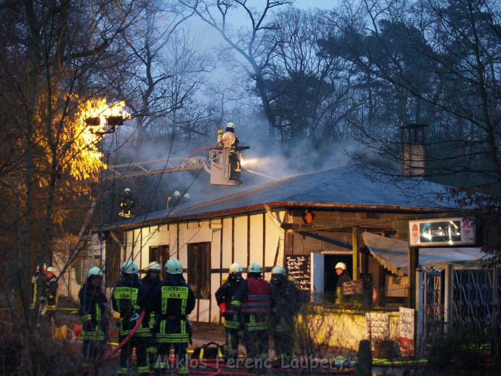 Brand Gaststaette Koeln Dellbrueck Thielenbrucher Allee   P56.JPG